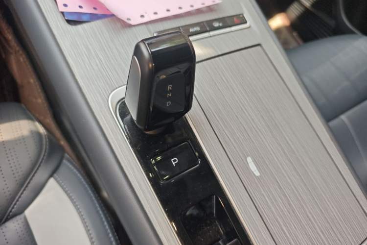 Used Geely Auto FX11 2024 1.5TD DCT Prestige Edition Gear Lever