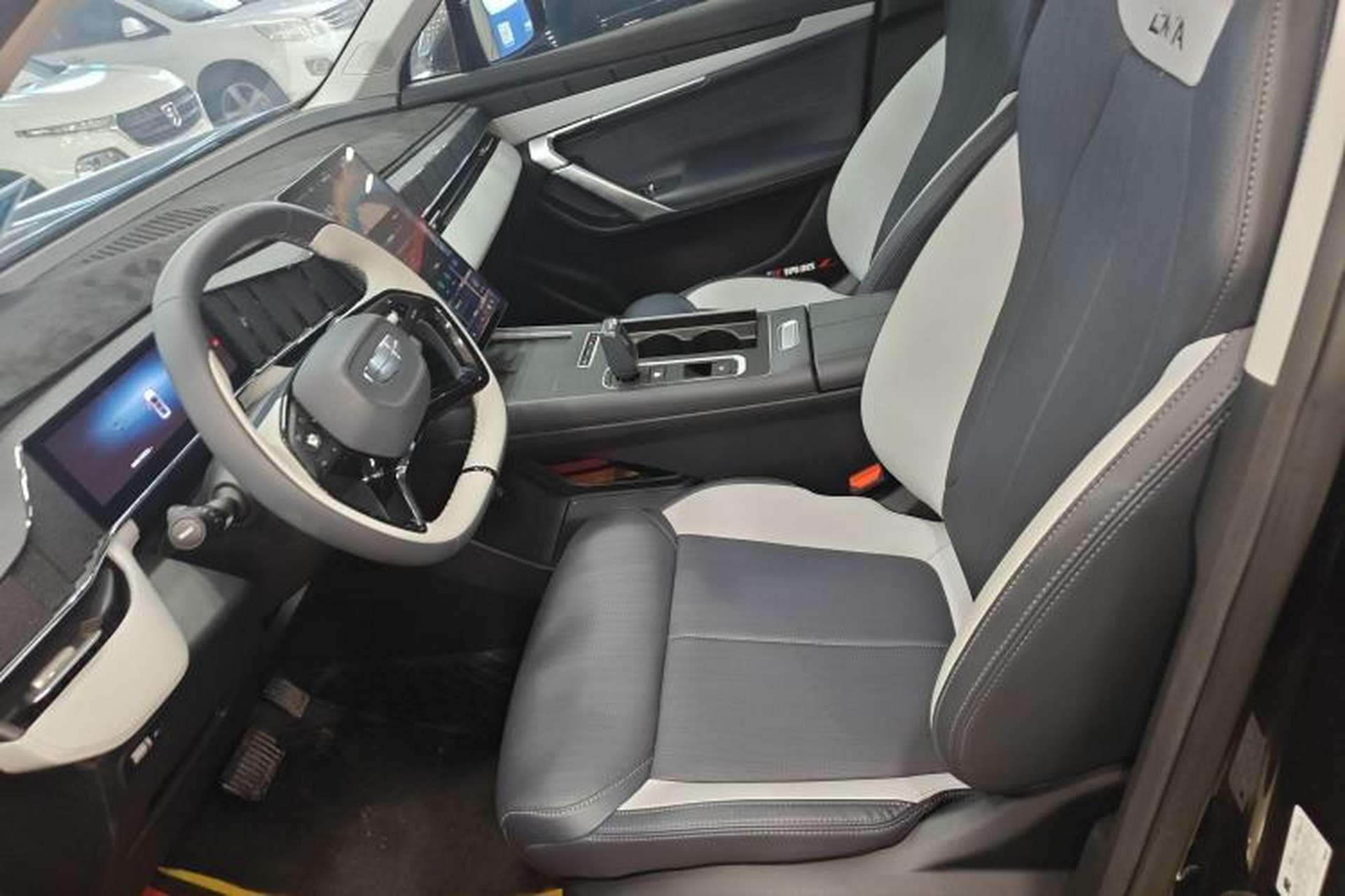 Used Geely Auto FX11 2024 1.5TD DCT Prestige Edition Left Front Seat