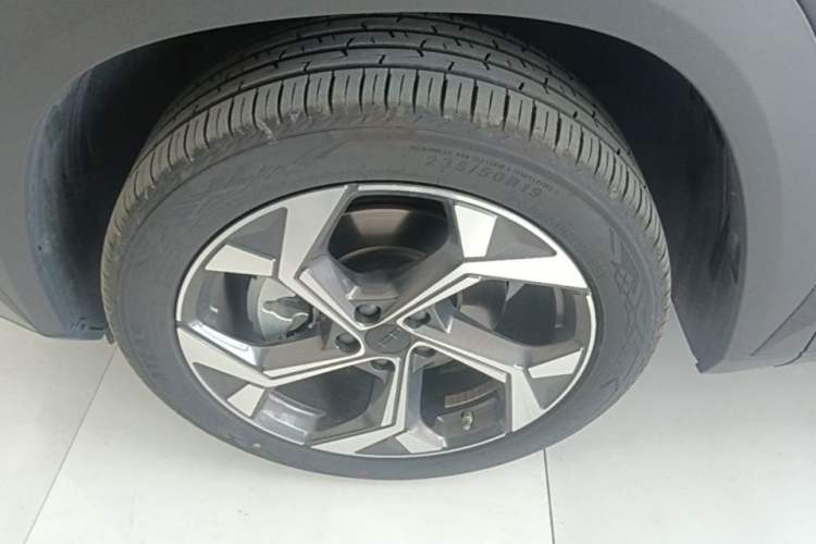 Used Geely Auto FX11 2024 1.5TD DCT Prestige Edition Left Front Wheel Hub