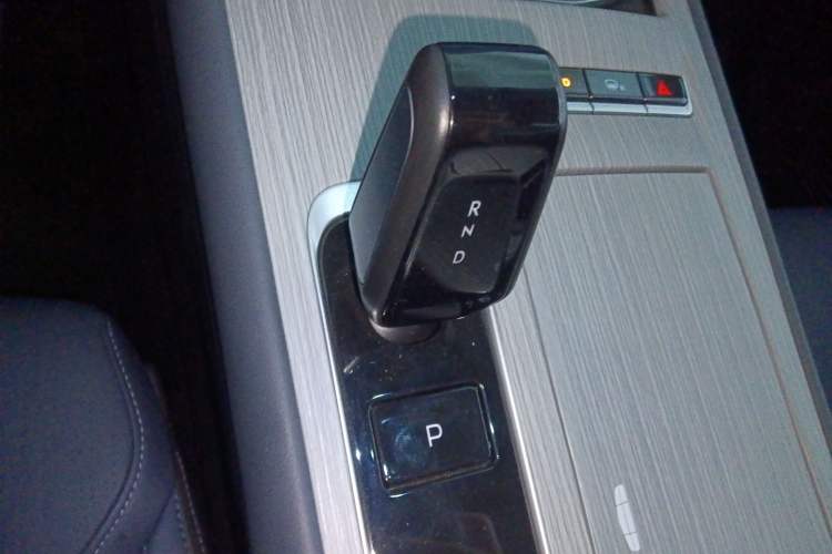Used Geely Auto FX11 2024 1.5TD DCT Dragon Edition Gear Lever