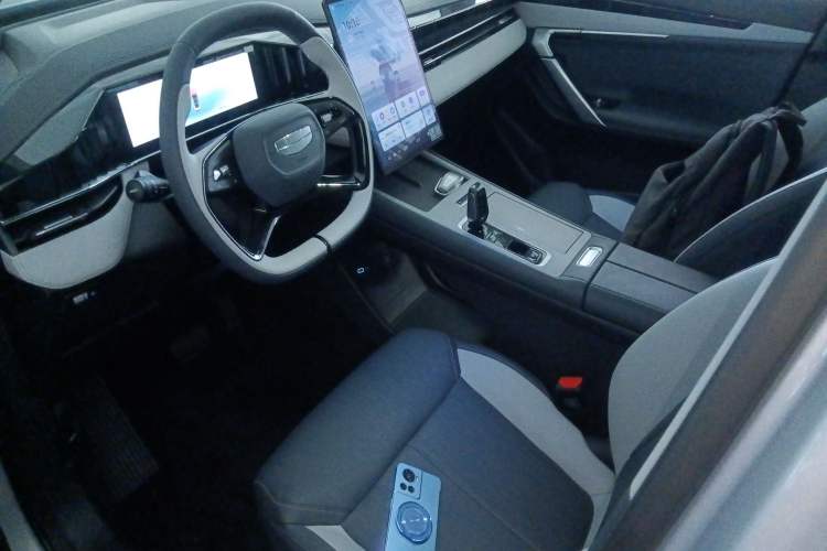 Used Geely Auto FX11 2024 1.5TD DCT Dragon Edition Left Front Seat