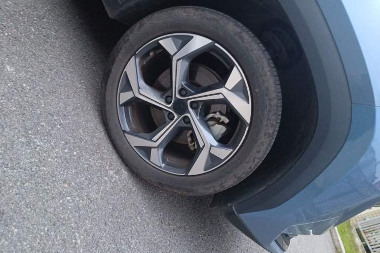 Used Geely Auto FX11 2024 1.5TD DCT Prestige Edition Right Front Wheel Hub