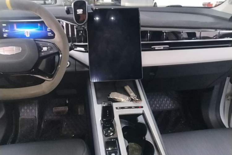 Used Geely Auto FX11 2024 1.5TD DCT Prestige Edition Audio And AC Panel