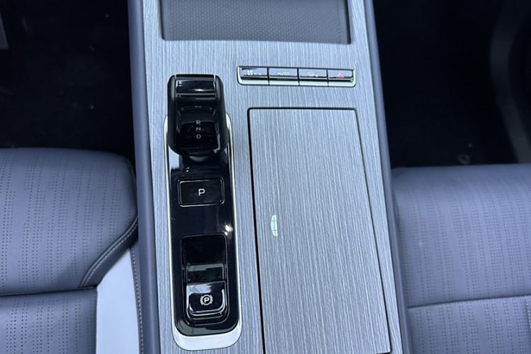 Used Geely Auto FX11 2024 1.5TD DCT Flagship Edition Gear Lever