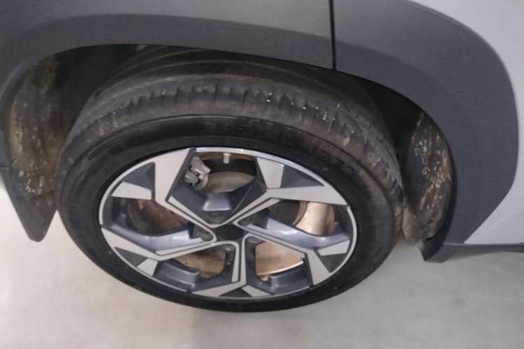 Used Geely Auto FX11 2024 1.5TD DCT Prestige Edition Right Rear Wheel Hub