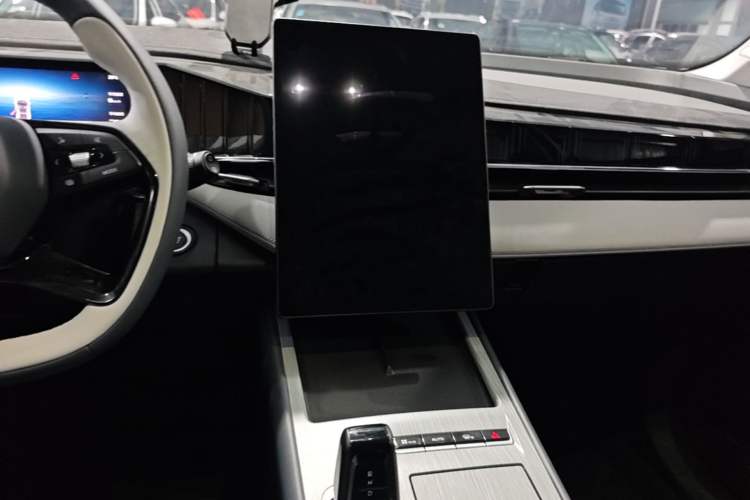 Used Geely Auto FX11 2024 1.5TD DCT Prestige Edition Audio And AC Panel