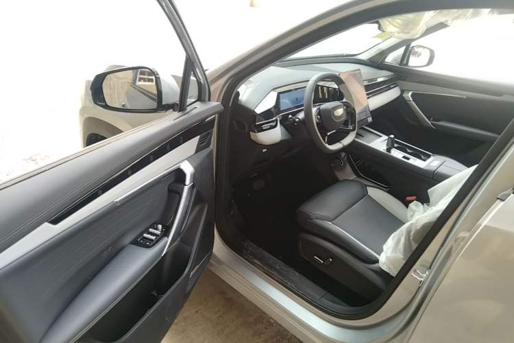 Used Geely Auto FX11 2024 1.5TD DCT Dragon Edition Driver Seat
