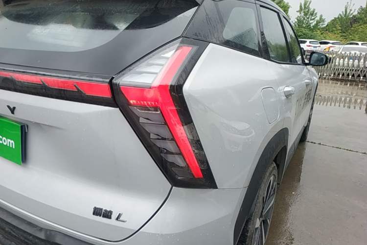 Used Geely Auto FX11 2024 1.5TD DCT Flagship Edition Exterior 3
