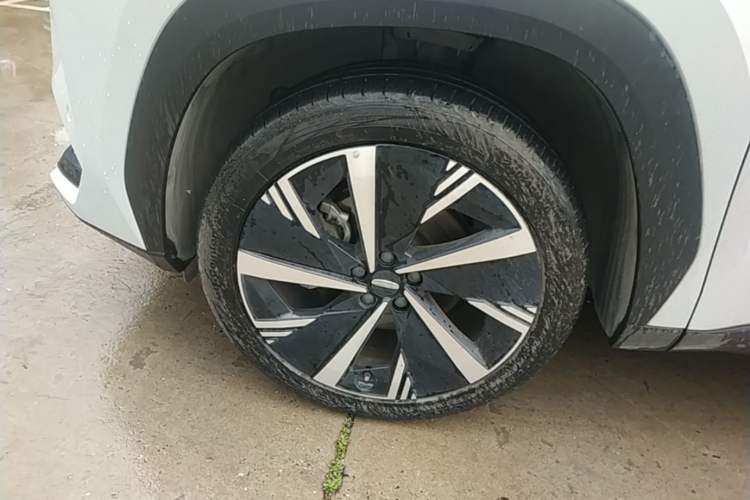 Used Geely Auto FX11 2024 1.5TD DCT Flagship Edition Exterior 4