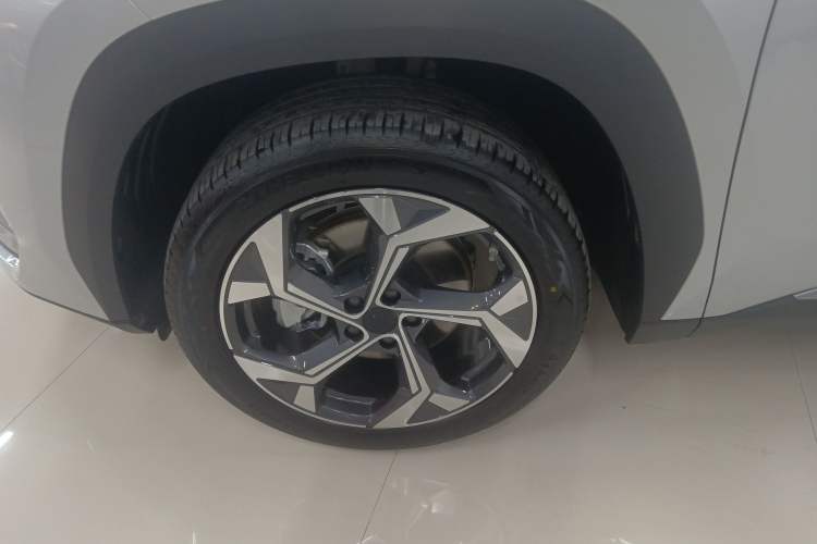 Used Geely Auto FX11 2024 1.5TD DCT Prestige Edition Exterior 4