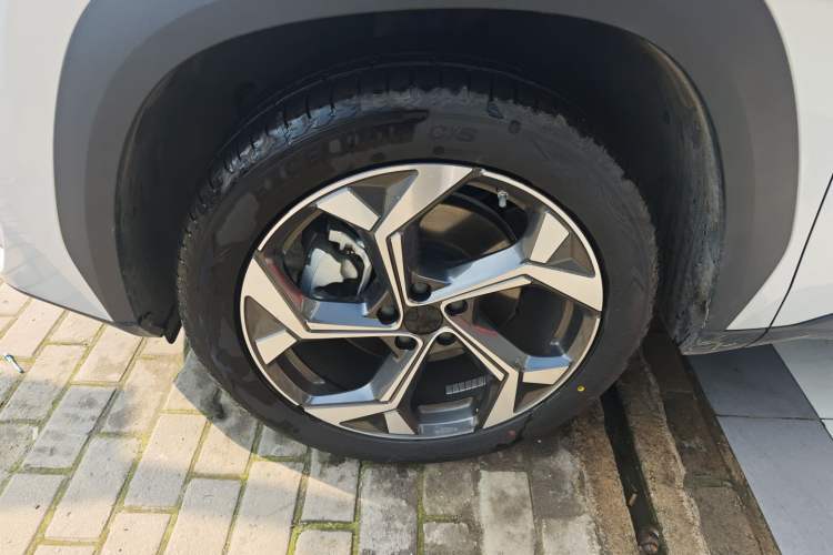 Used Geely Auto FX11 2024 1.5TD DCT Prestige Edition Exterior 4