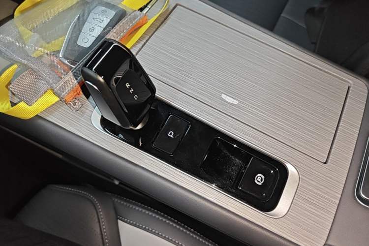 Used Geely Auto FX11 2024 1.5TD DCT Prestige Edition Gear Lever