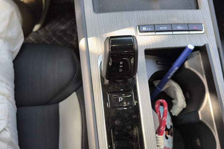 Used Geely Auto FX11 2024 1.5TD DCT Prestige Edition Gear Lever