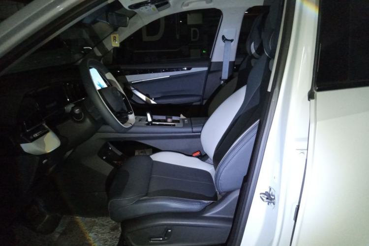 Used Geely Auto FX11 2024 1.5TD DCT Prestige Edition Left Front Seat