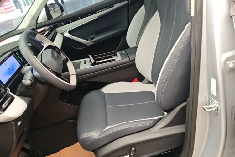 Used Geely Auto FX11 2024 1.5TD DCT Prestige Edition Left Front Seat