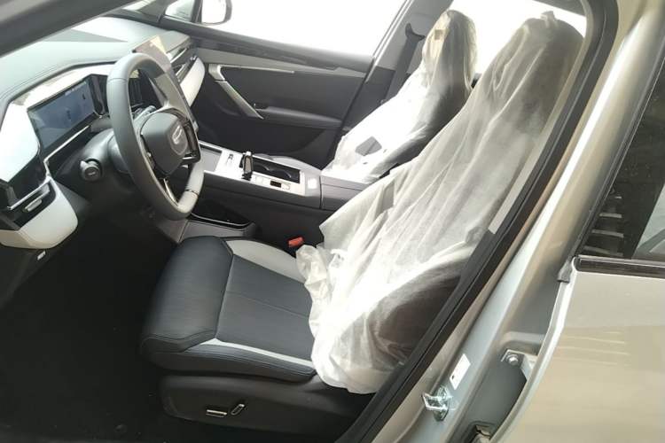 Used Geely Auto FX11 2024 1.5TD DCT Dragon Edition Left Front Seat