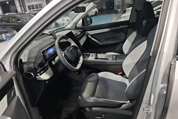 Used Geely Auto FX11 2024 1.5TD DCT Prestige Edition Left Front Seat