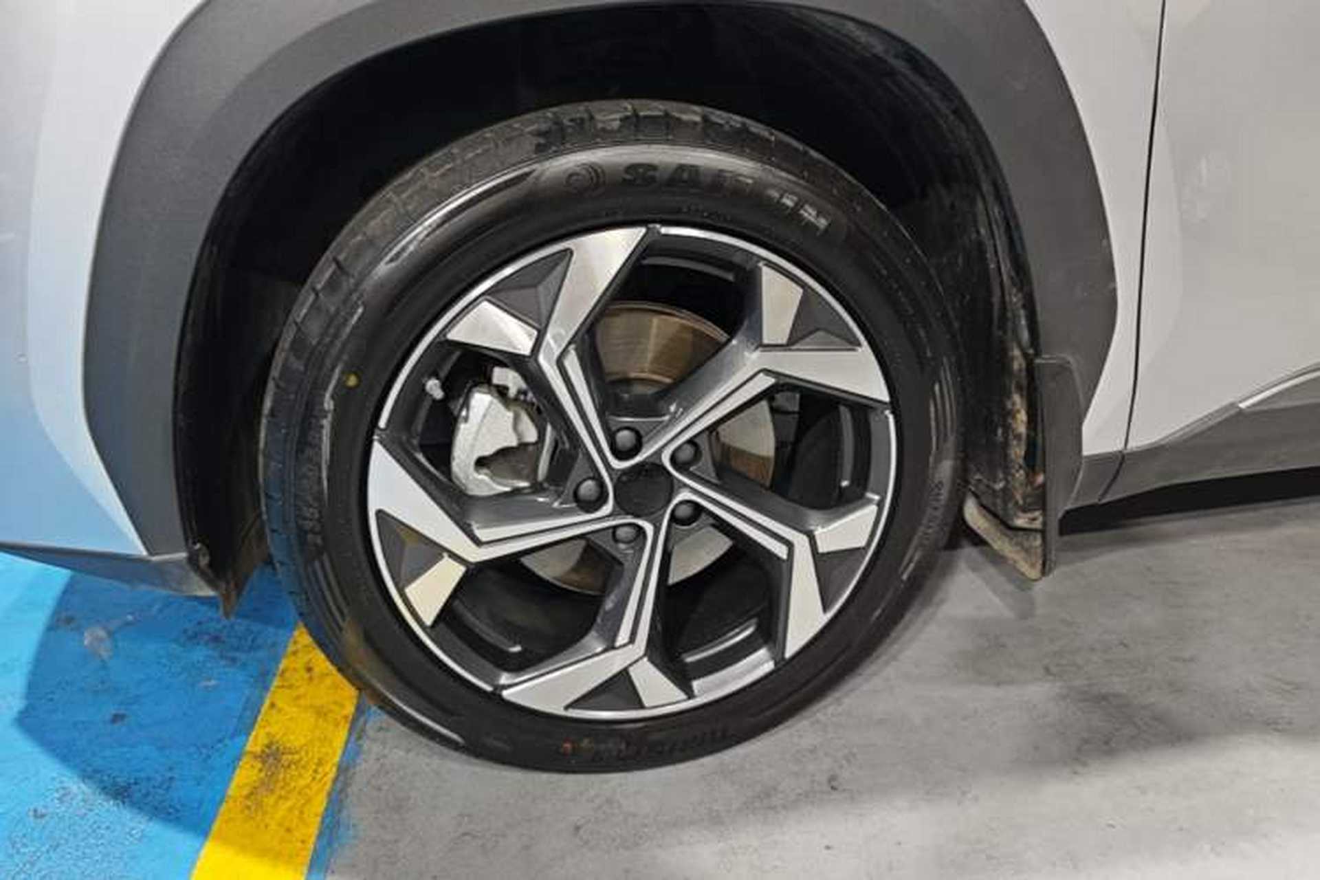 Used Geely Auto FX11 2024 1.5TD DCT Prestige Edition Left Front Wheel Hub