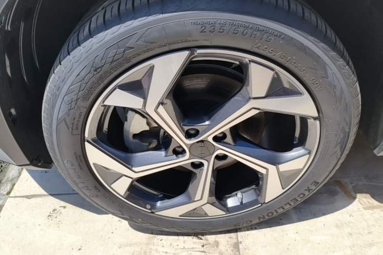 Used Geely Auto FX11 2024 1.5TD DCT Prestige Edition Left Front Wheel Hub