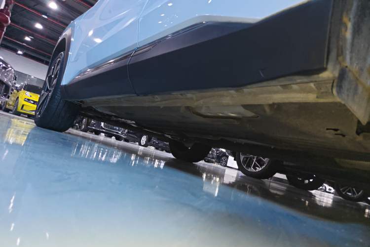 Used Geely Auto FX11 2024 1.5TD DCT Flagship Edition Left Side Sill