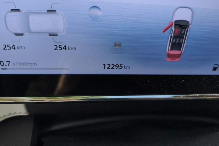 Used Geely Auto FX11 2024 1.5TD DCT Prestige Edition Odometer Close Up
