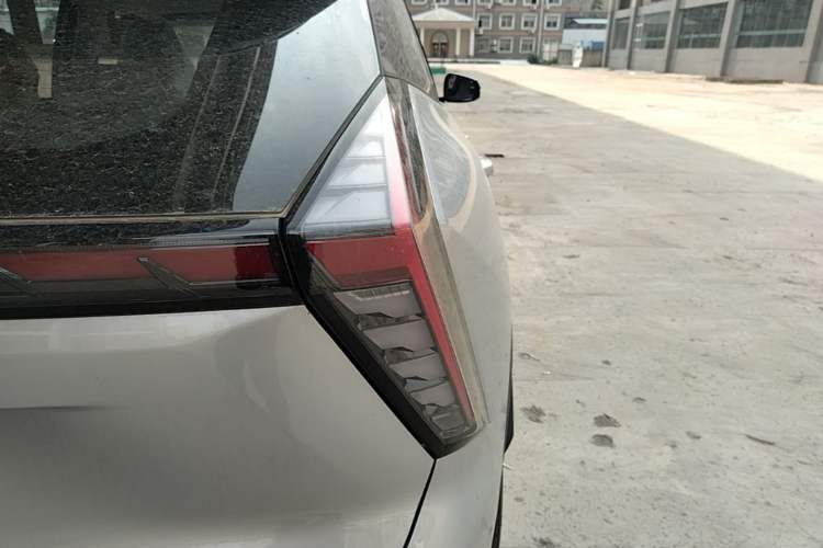 Used Geely Auto FX11 2024 1.5TD DCT Dragon Edition Right Rear Taillight
