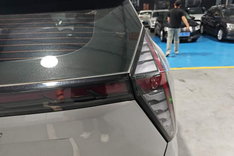 Used Geely Auto FX11 2024 1.5TD DCT Prestige Edition Right Rear Taillight