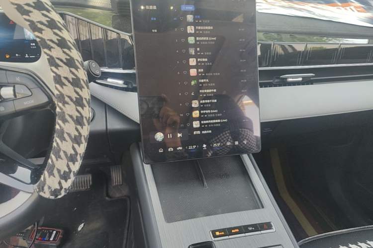 Used Geely Auto FX11 2024 1.5TD DCT Prestige Edition Audio And AC Panel