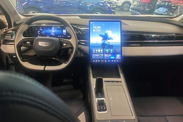 Used Geely Auto FX11 2024 1.5TD DCT Dragon Edition Center Console