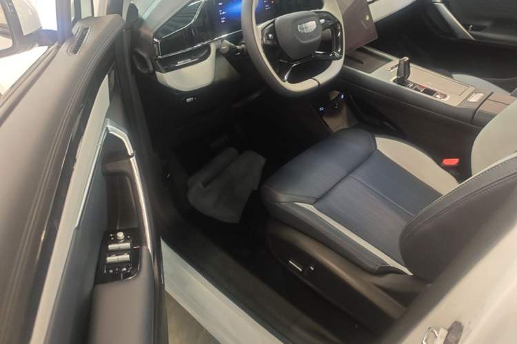 Used Geely Auto FX11 2024 1.5TD DCT Dragon Edition Driver Seat
