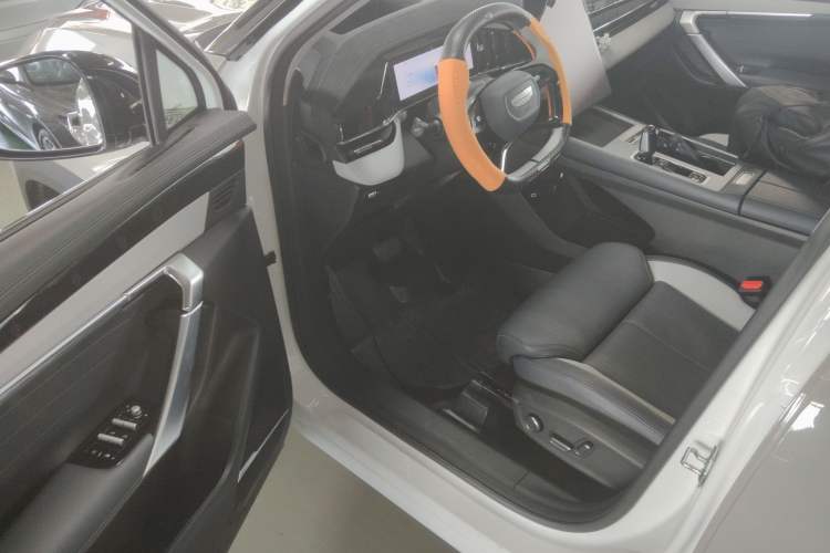 Used Geely Auto FX11 2024 1.5TD DCT Flagship Edition Driver Seat