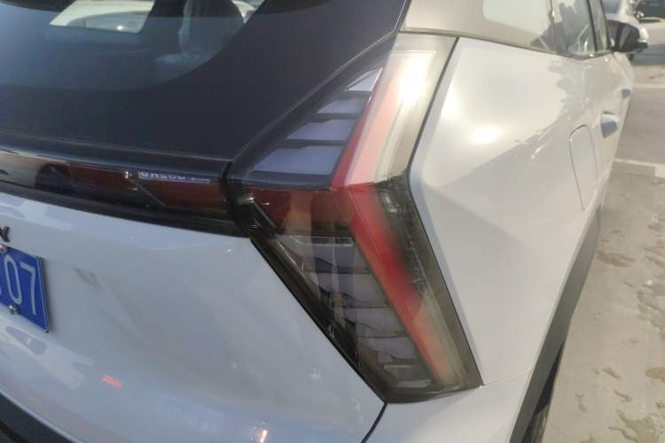 Used Geely Auto FX11 2024 2.0TD DCT Intelligent Driving Version Exterior 3