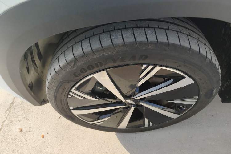 Used Geely Auto FX11 2024 2.0TD DCT Intelligent Driving Version Exterior 4