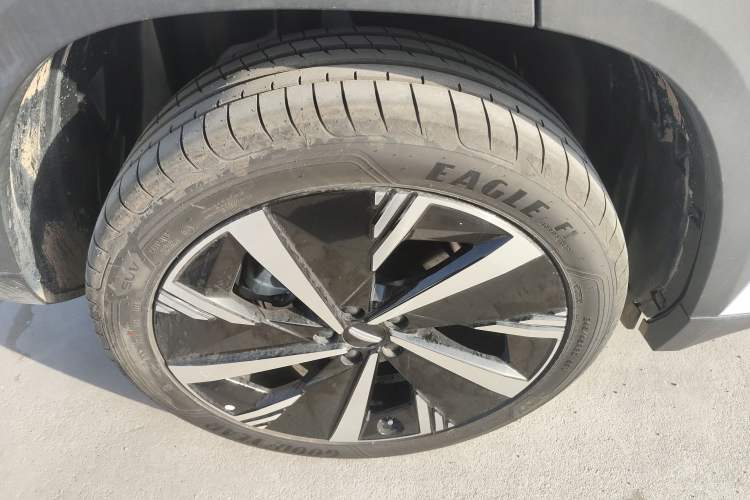 Used Geely Auto FX11 2024 2.0TD DCT Intelligent Driving Version Exterior 5