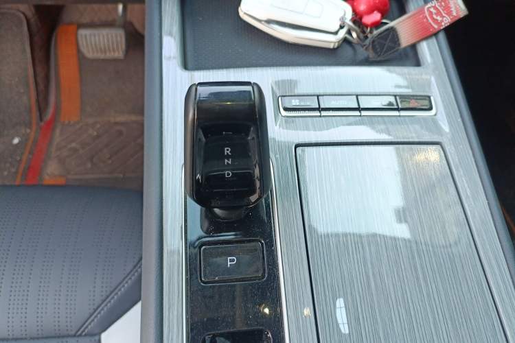Used Geely Auto FX11 2024 1.5TD DCT Dragon Edition Gear Lever
