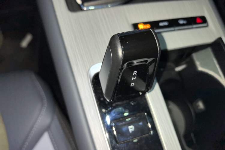 Used Geely Auto FX11 2024 1.5TD DCT Prestige Edition Gear Lever