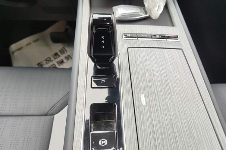 Used Geely Auto FX11 2024 1.5TD DCT Dragon Edition Gear Lever