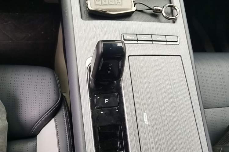 Used Geely Auto FX11 2024 1.5TD DCT Flagship Edition Gear Lever