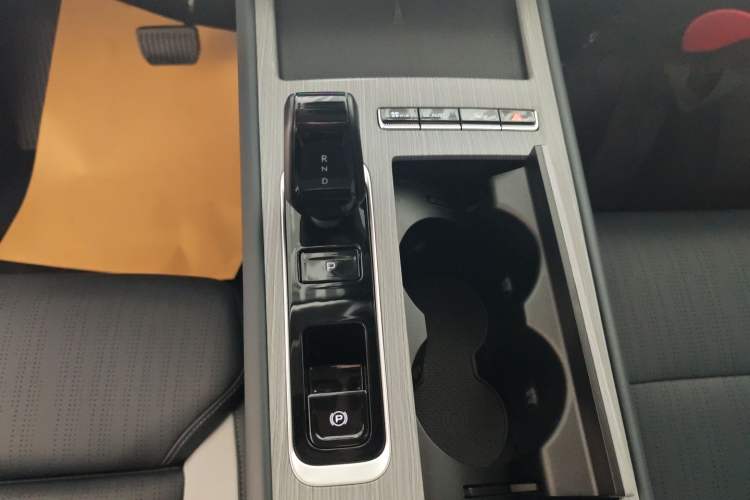 Used Geely Auto FX11 2024 1.5TD DCT Flagship Edition Gear Lever