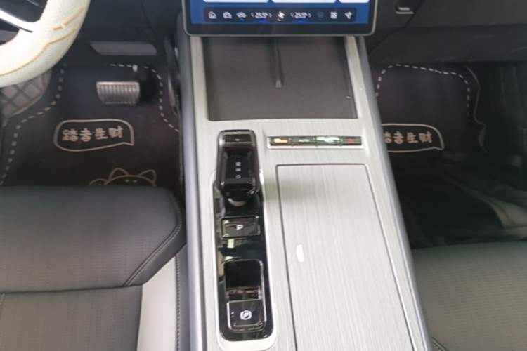 Used Geely Auto FX11 2024 1.5TD DCT Dragon Edition Gear Lever