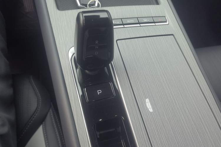 Used Geely Auto FX11 2024 1.5TD DCT Dragon Edition Gear Lever
