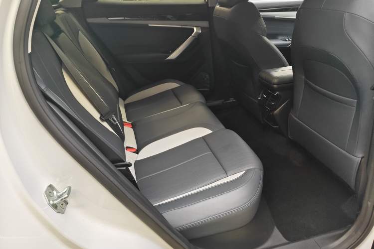 Used Geely Auto FX11 2024 1.5TD DCT Prestige Edition Interior 13