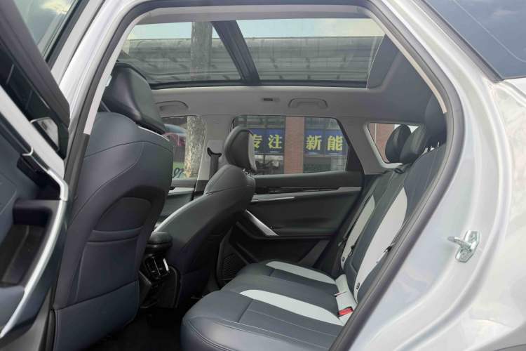 Used Geely Auto FX11 2024 1.5TD DCT Flagship Edition Interior 2