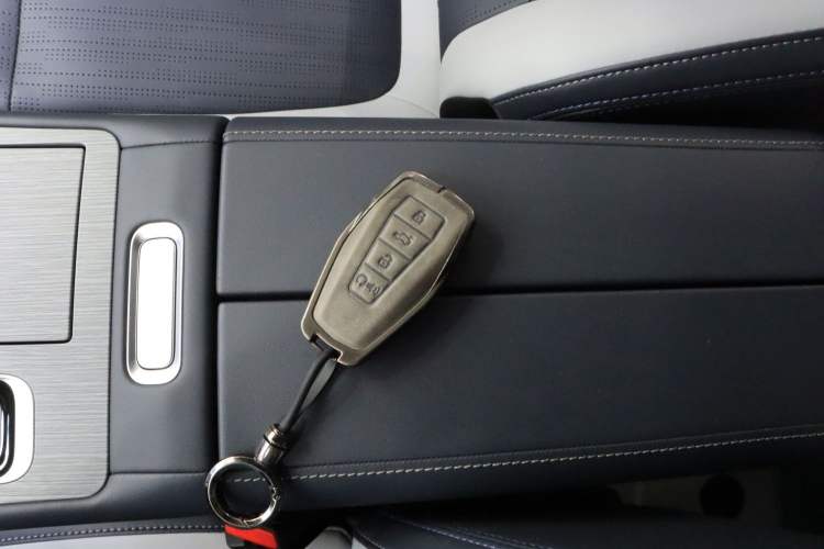Used Geely Auto FX11 2024 1.5TD DCT Flagship Edition Interior 4