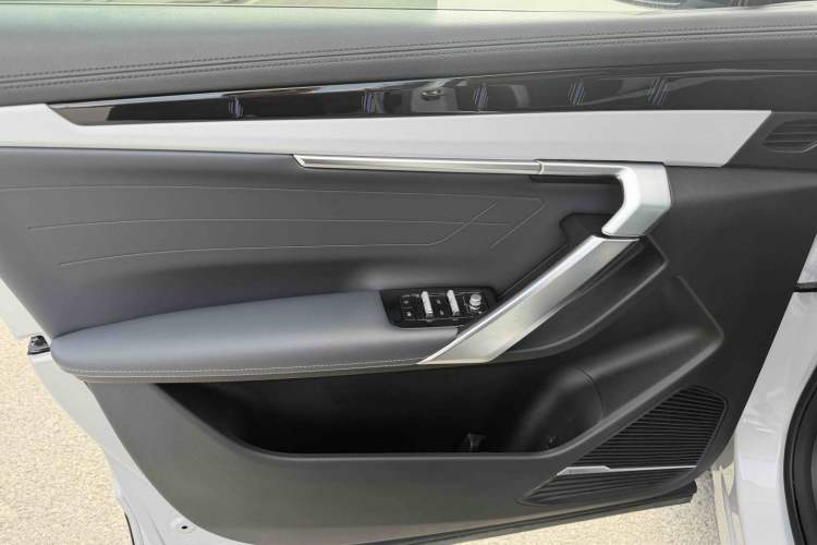 Used Geely Auto FX11 2024 1.5TD DCT Flagship Edition Interior 8