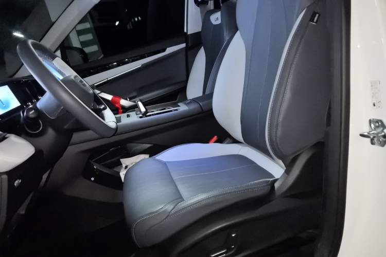 Used Geely Auto FX11 2024 1.5TD DCT Prestige Edition Left Front Seat
