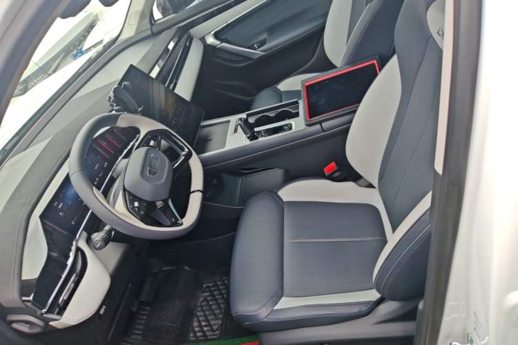 Used Geely Auto FX11 2024 1.5TD DCT Prestige Edition Left Front Seat