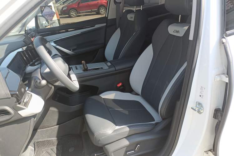 Used Geely Auto FX11 2024 1.5TD DCT Prestige Edition Left Front Seat