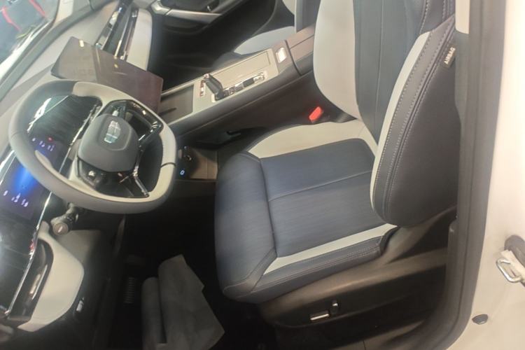 Used Geely Auto FX11 2024 1.5TD DCT Dragon Edition Left Front Seat