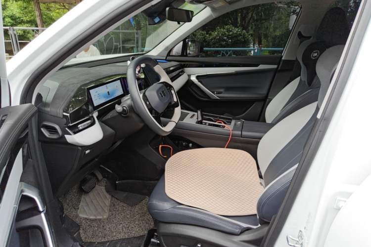 Used Geely Auto FX11 2024 1.5TD DCT Prestige Edition Left Front Seat